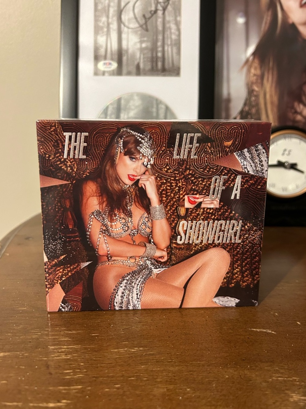 Taylor Swift The Life of a Showgirl, It’s Beautiful CD set